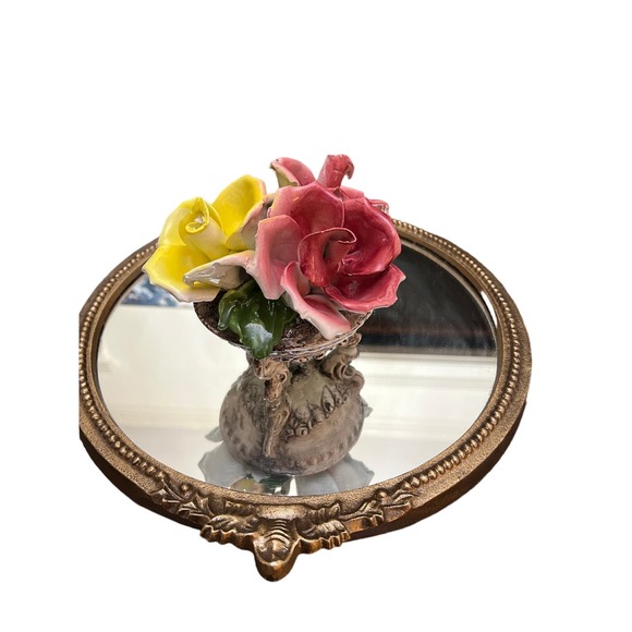 Vintage Capodimonte Floral Arrangement - Picture 5 of 5